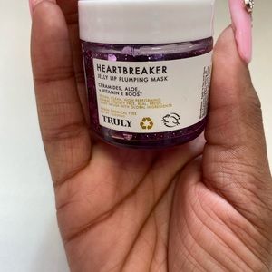 Limited Edition TRULY Lip Plumping Mask